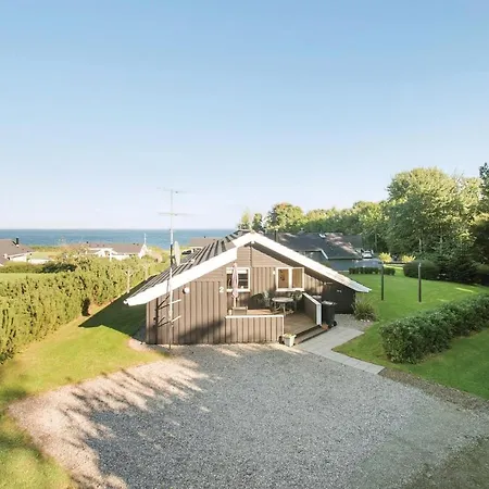 Beach Front Home In Sydals With Sauna Casa de Férias Skovby (Syddanmark)